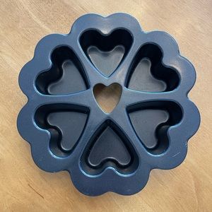 Nordic Ware 6 heart muffin mini cake mold pan